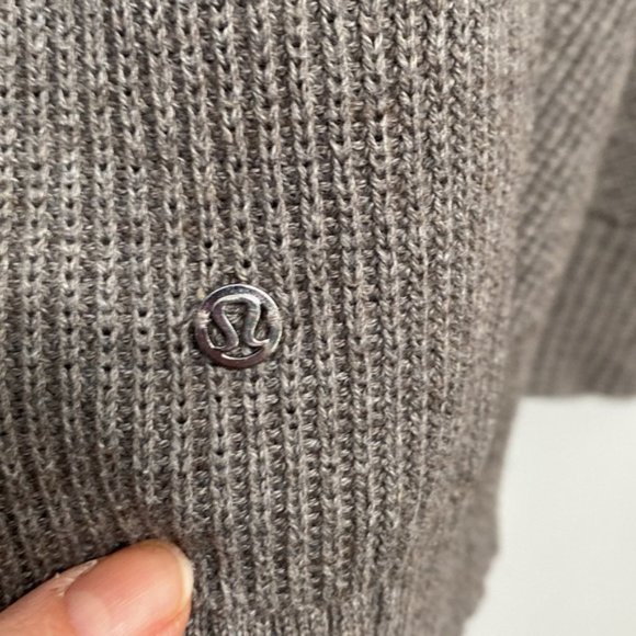 ❗️SOLD❗️Lululemon Sweat And Savasana Light Grey/Brown  Sweater Size 6 - Picture 6 of 8